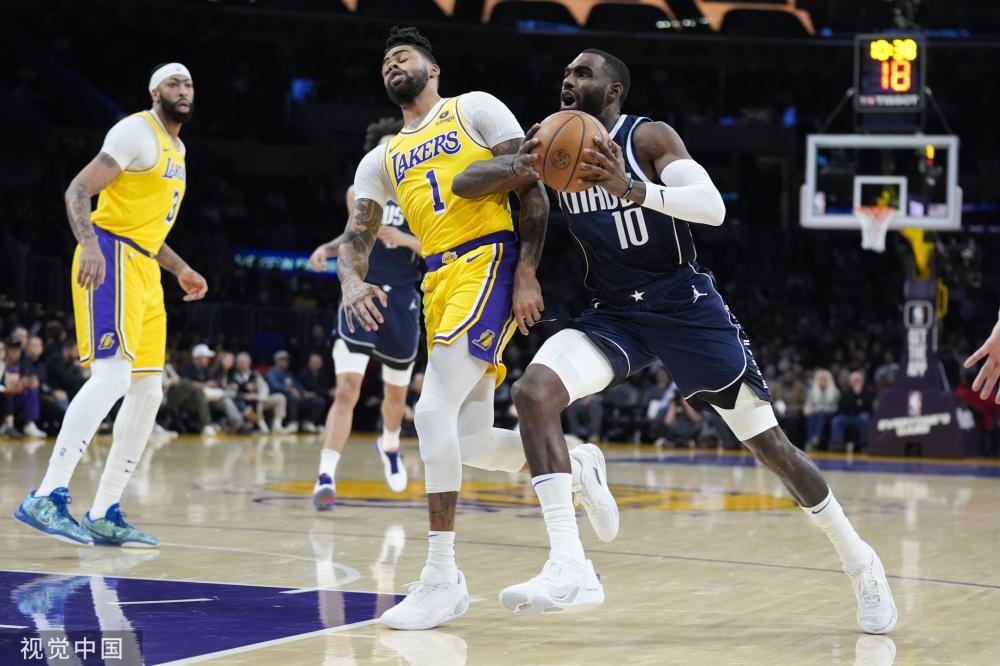 却在场下成 却在场下成