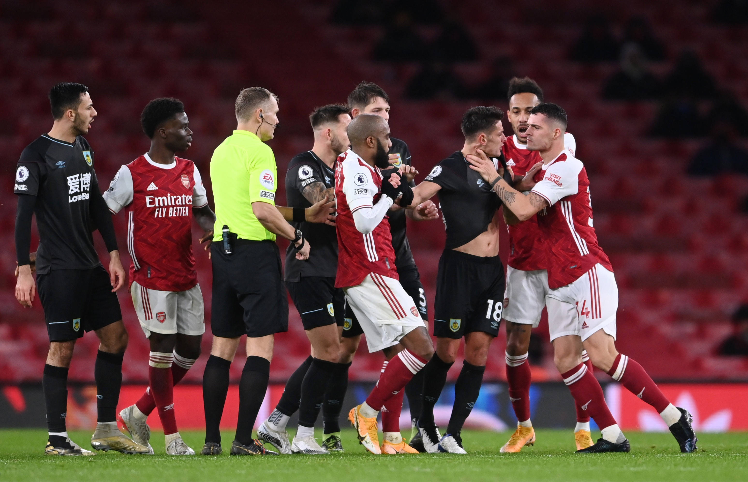 律与板凳深 律与板凳深